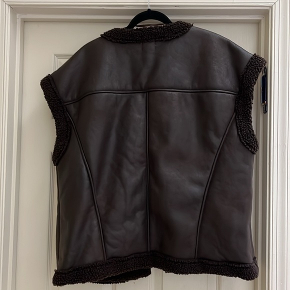 NWT Future Collection Fauc Shearling Vest - Picture 5 of 5
